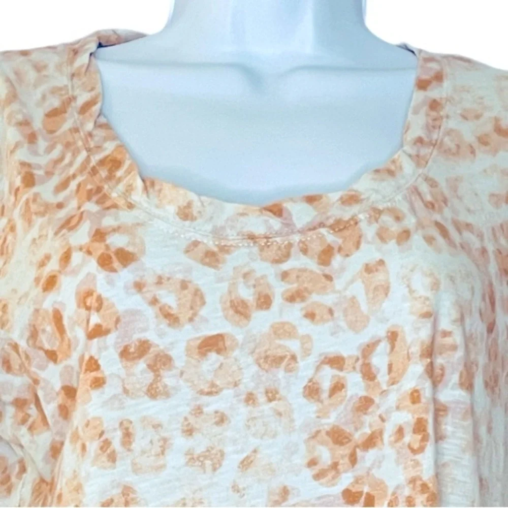 Pilcro by Anthropologie Orange/Cream Paisley Scoop Neck Short Sleeve Top. Size M